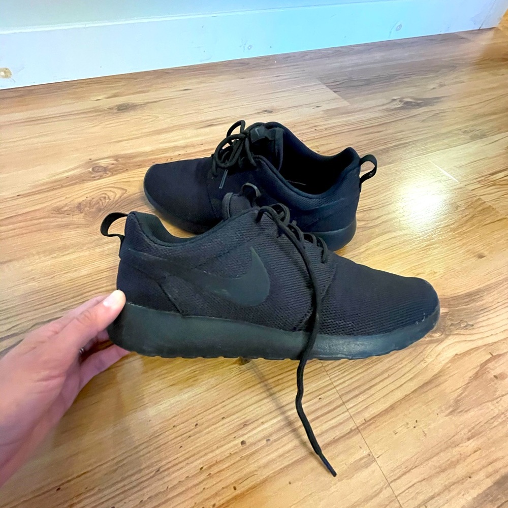 Nike | Tennis Shoes🖤